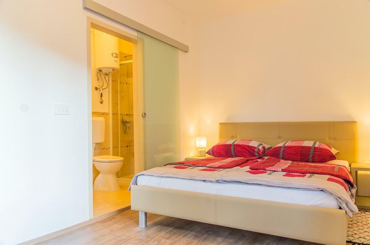 Guesthouse Klaudia Опатия Екстериор снимка