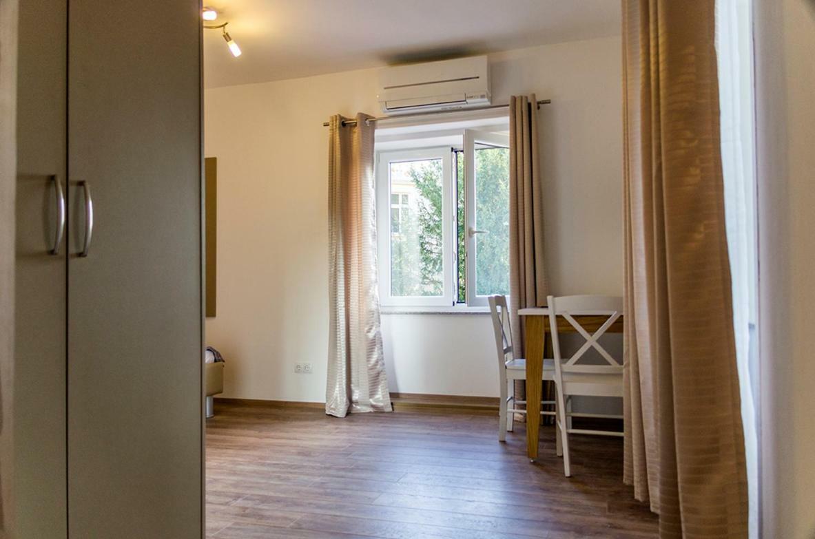Guesthouse Klaudia Опатия Екстериор снимка
