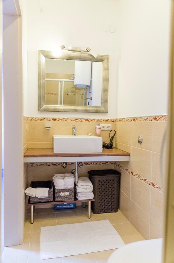Guesthouse Klaudia Опатия Екстериор снимка